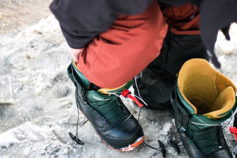 How to Choose the Right Snowboarding Boots for Your Feet and Riding Style