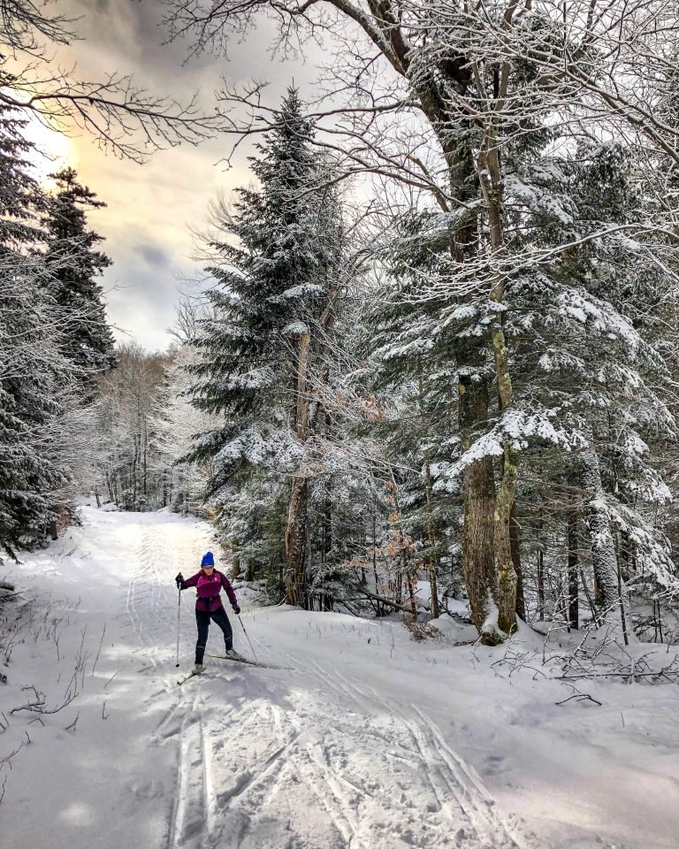 How to Stay Safe While Cross-Country Skiing Alone