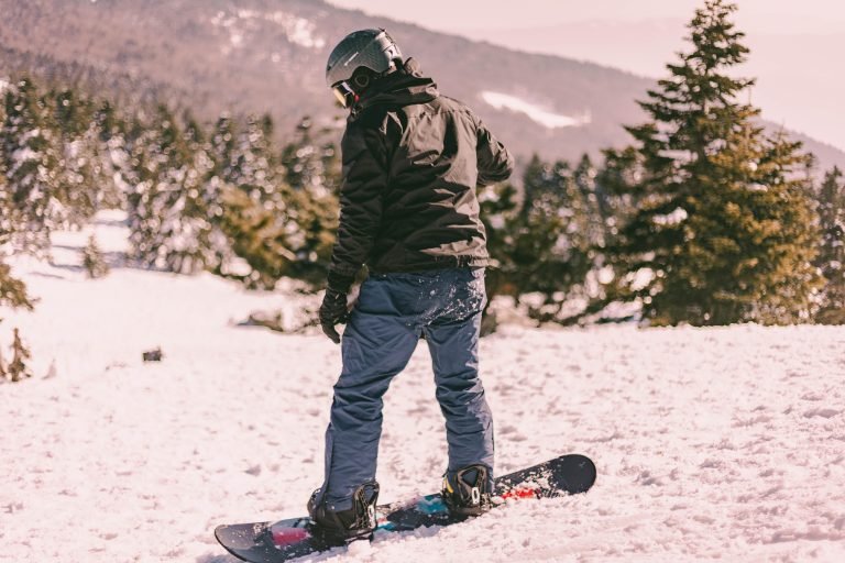 The Key Specs to Look for when Choosing Snowboard Pants