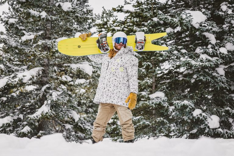 Style and Savings: Shop Affordable Snowboarding Apparel